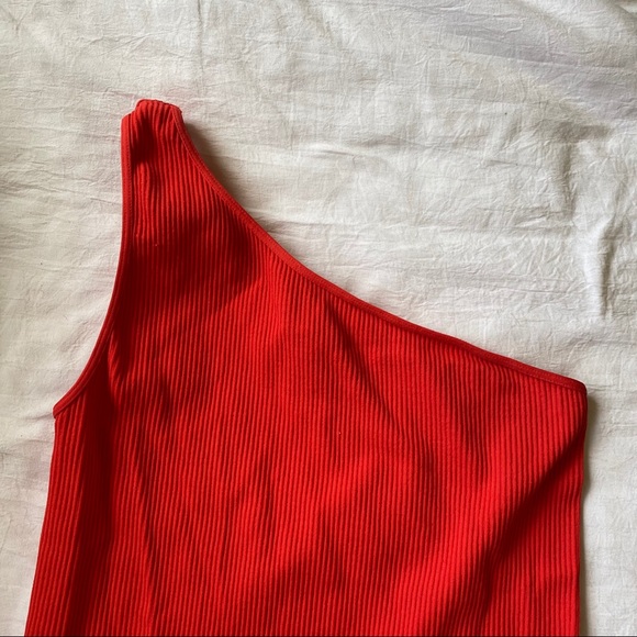 Ribbed one shoulder red body suit - Picture 3 of 3